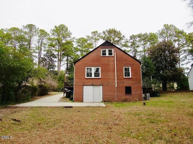 Building Photo - 209 Carbonton Rd