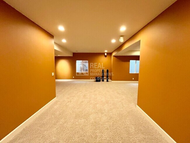 Building Photo - 6305 Walnut Grove St