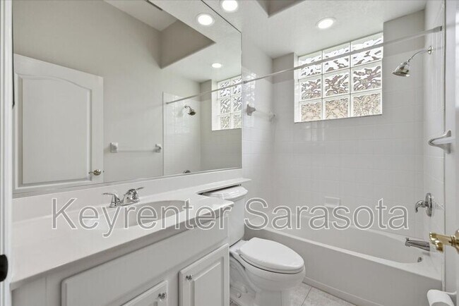 Building Photo - 4956 Bridgehampton Blvd