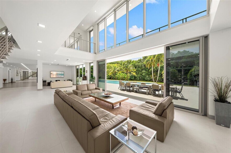 Building Photo - 17250 SW 52nd Ct