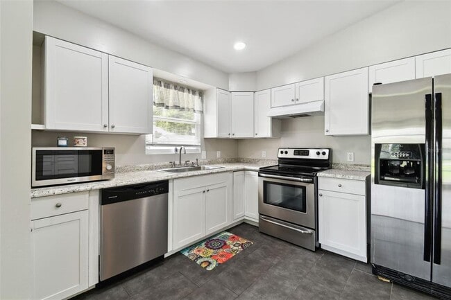 Building Photo - 206 N Montclair Ave