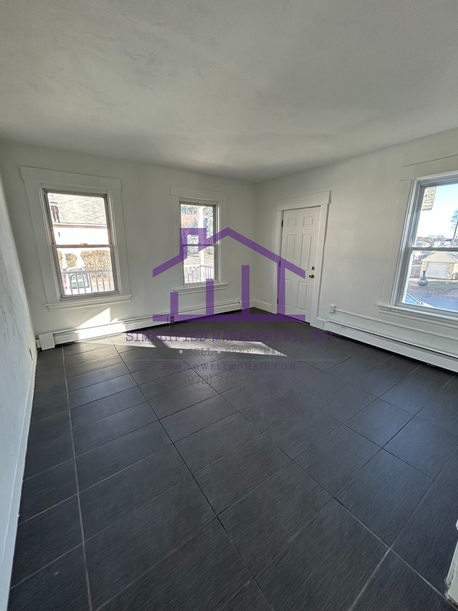 Building Photo - 221 Regan St