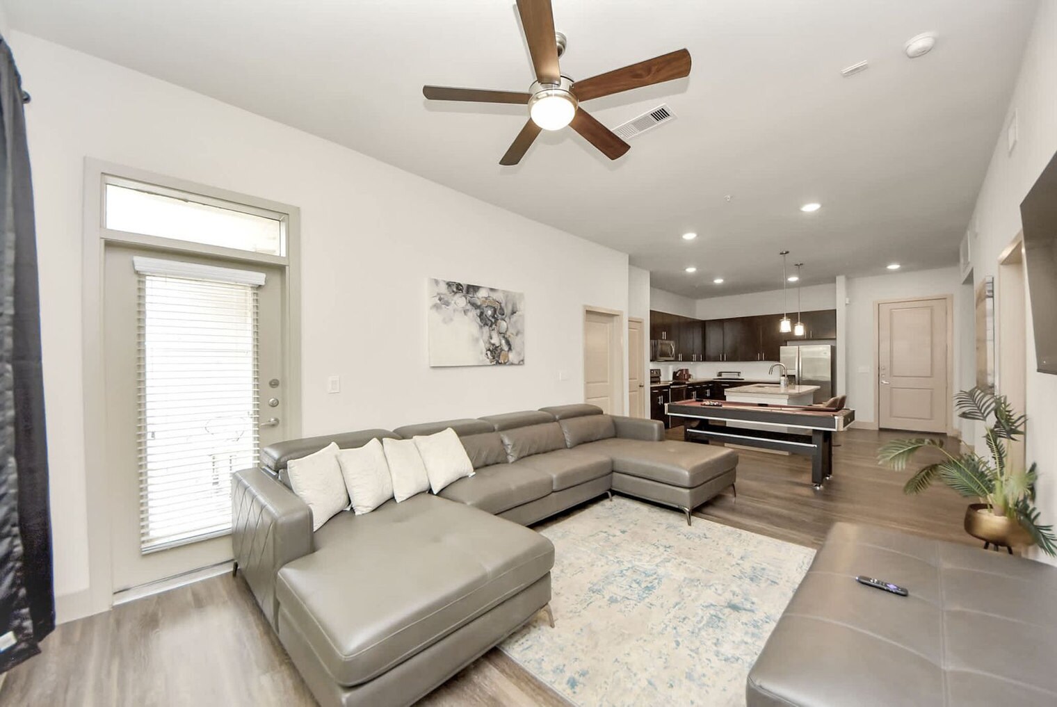 Building Photo - 8877 Frankway Dr