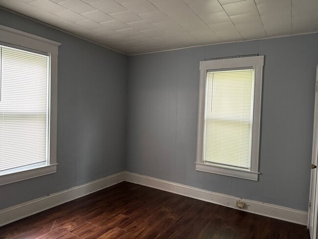 Primary Photo - 1112 N Lincoln Ave