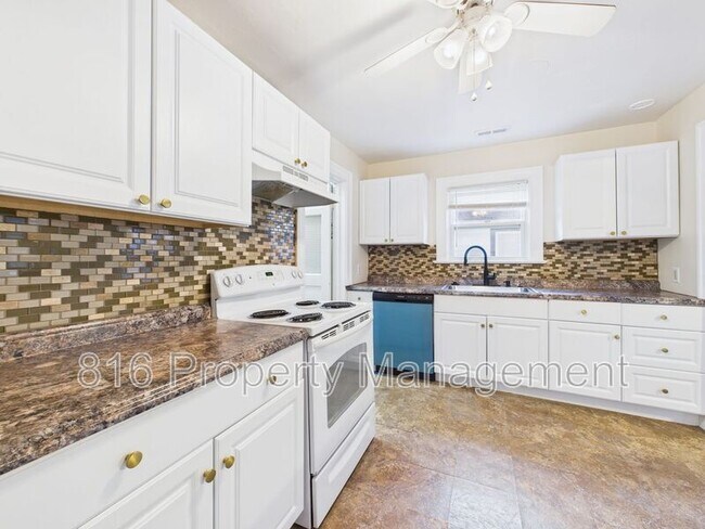 Building Photo - 111 W 78th St