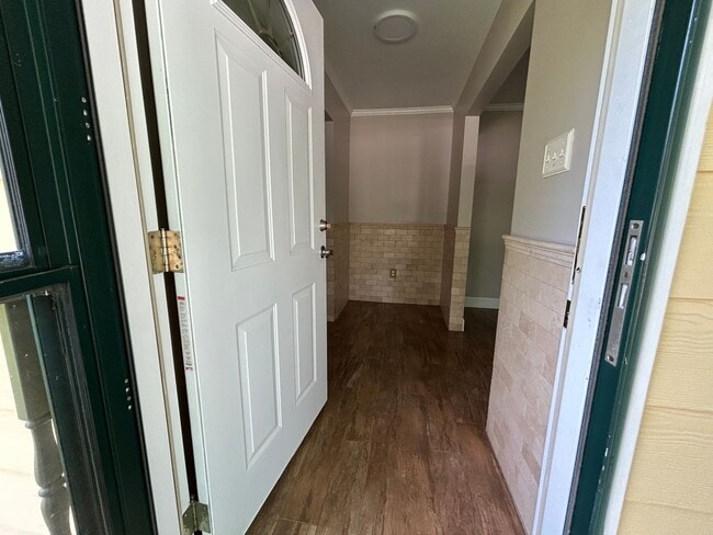 Building Photo - Charming 2 Bedroom/2.5 Bathroom home in Sandfly
