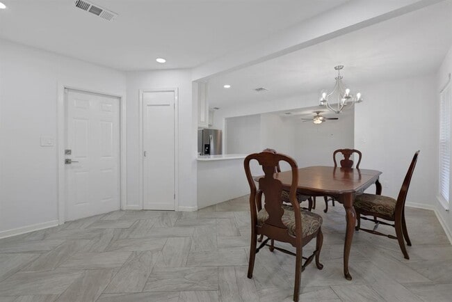 Building Photo - 8638 Cottage Gate Ln