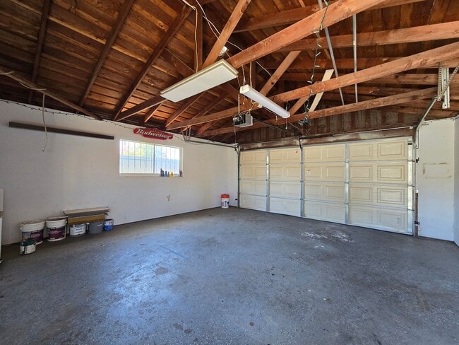 Building Photo - ? Modern 3-Bed, 2-Bath Home with Gorgeous ...