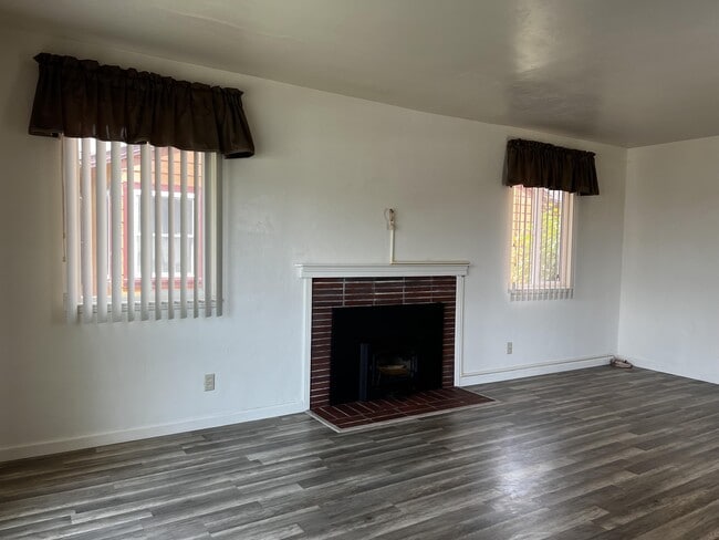 Building Photo - 1120 Austin Way