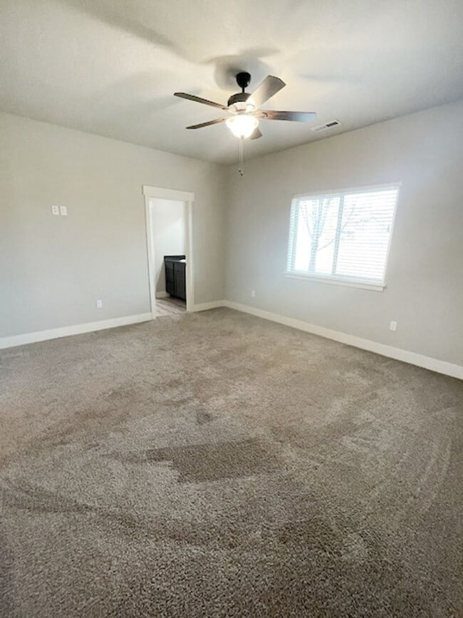 Building Photo - 103 Terra Vista St