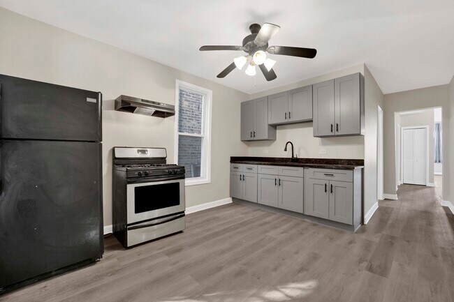 Building Photo - 3651 S Archer Ave