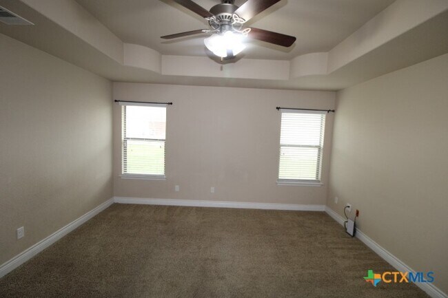 Building Photo - 1128 Pheasant Cir