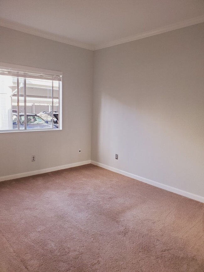 Building Photo - First Floor Condo