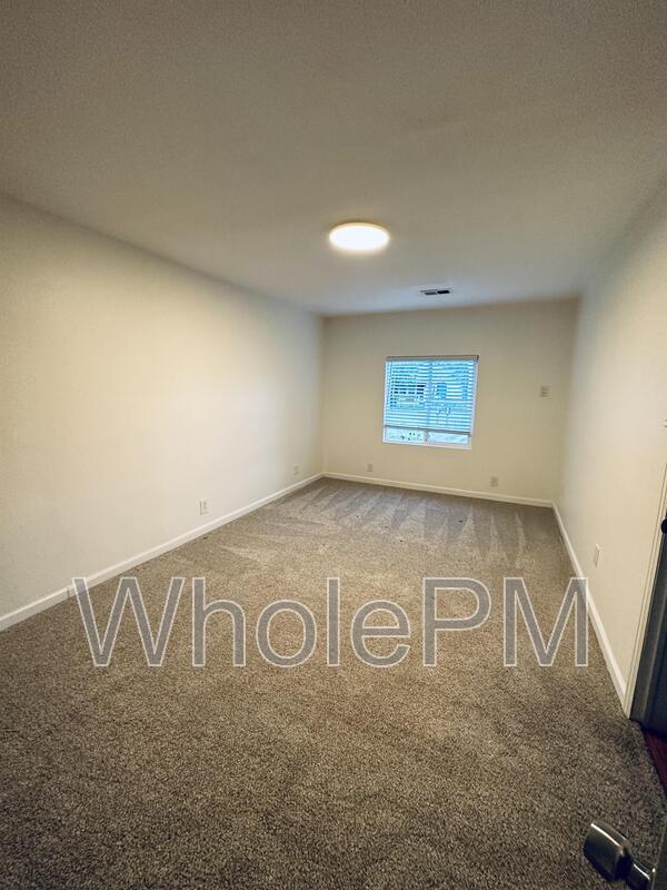Building Photo - 6095 Pierce St