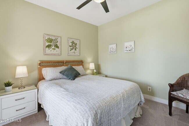 Building Photo - 9708 E Vía Linda