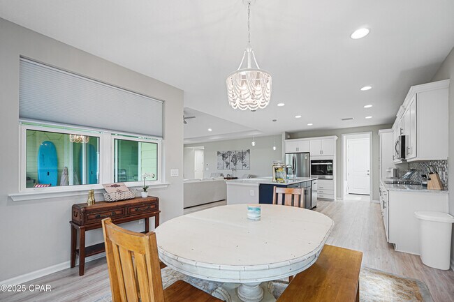 Building Photo - 9431 Paradise Dr