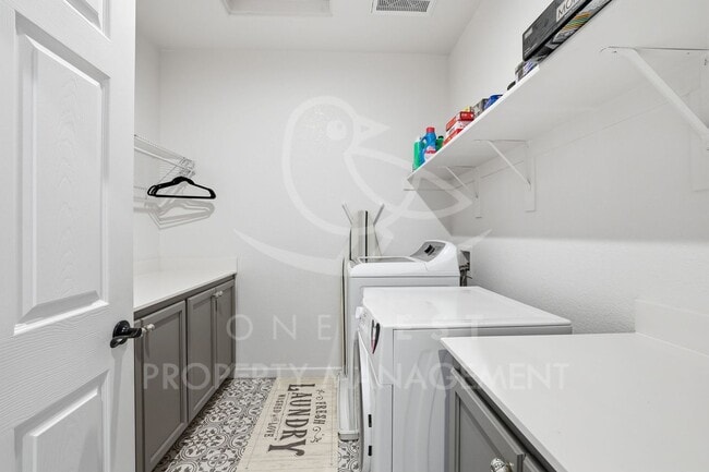 Building Photo - 2532 Eastridge Dr