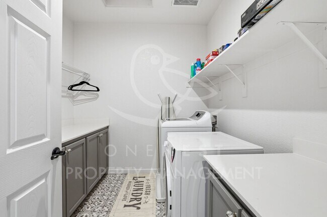 Building Photo - Breathtaking 4-bedroom, 3-bathroom home | Twelve Bridges