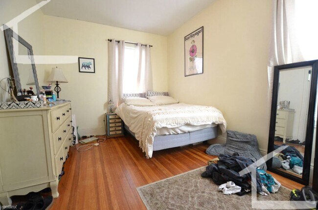 Building Photo - Sunny Allston 3-Bed/1-Bath for 9/1
