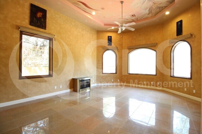 Building Photo - 15118 E Camelview Dr