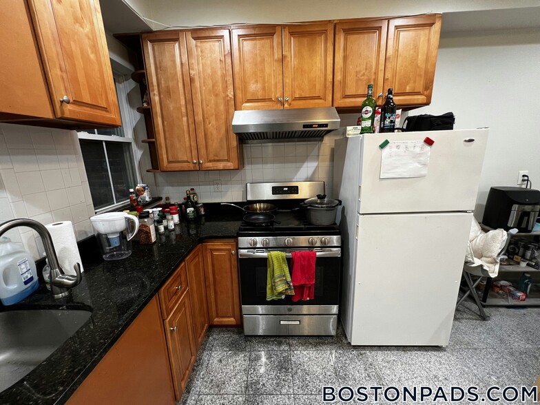 Building Photo - 179 Northampton St