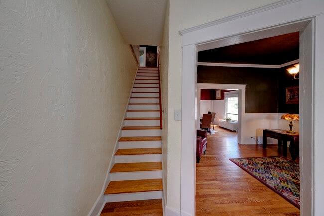 Building Photo - 317 W Brundage St