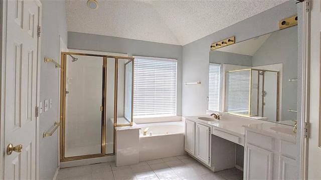 Building Photo - 8501 Mesa Verde Dr