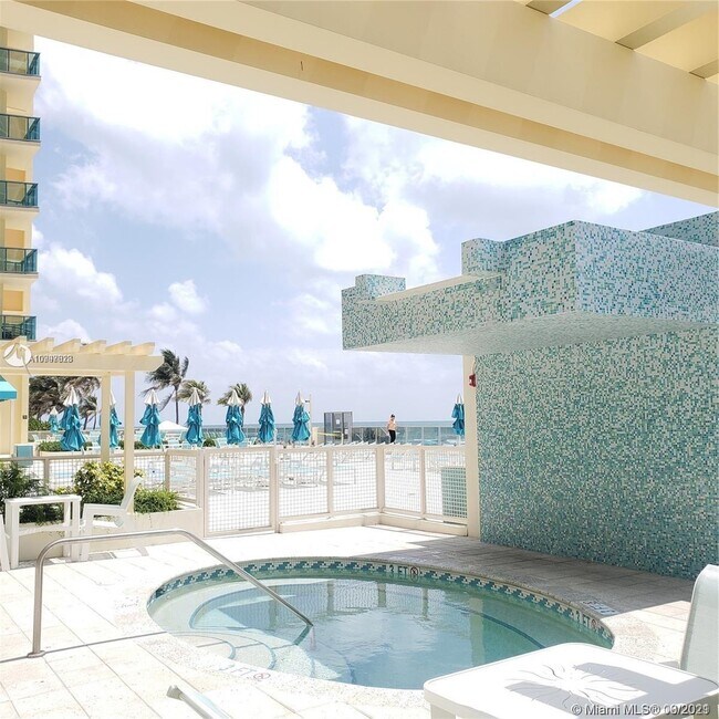 Building Photo - 2501 S Ocean Dr