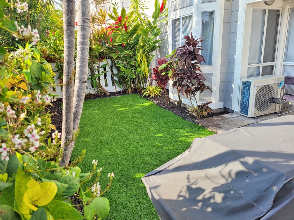 Enclosed small yard - 75-6081 Alii Dr