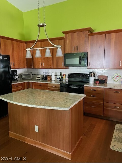 Building Photo - 2136 Tama Cir