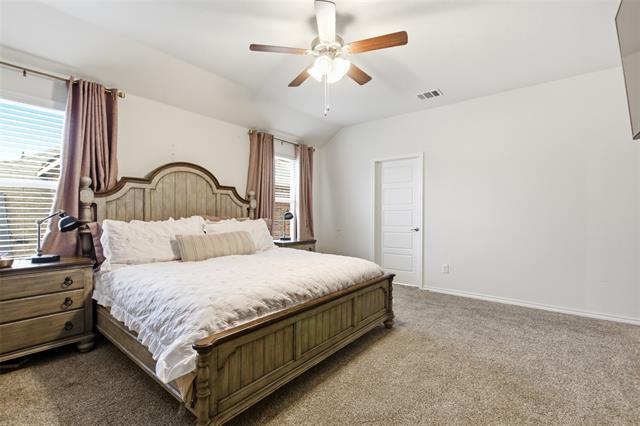 Building Photo - 807 Cormorant St