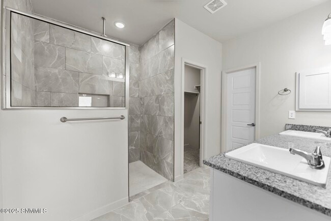 Building Photo - 3684 Springhaven Lp