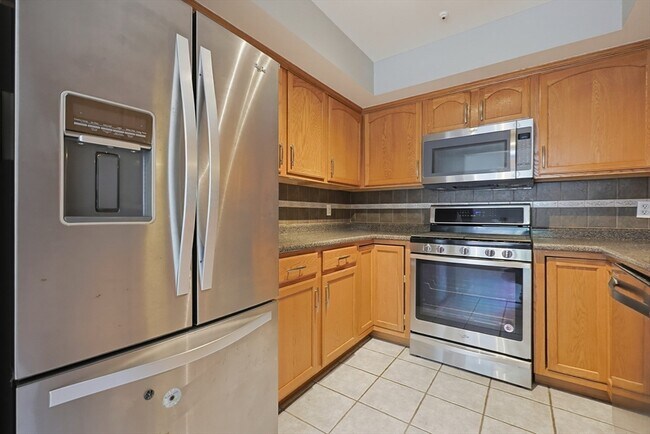 Building Photo - 167 Greenbrook Dr