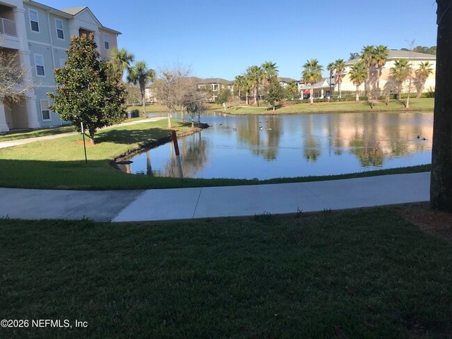 Building Photo - 8201 Green Parrot Rd