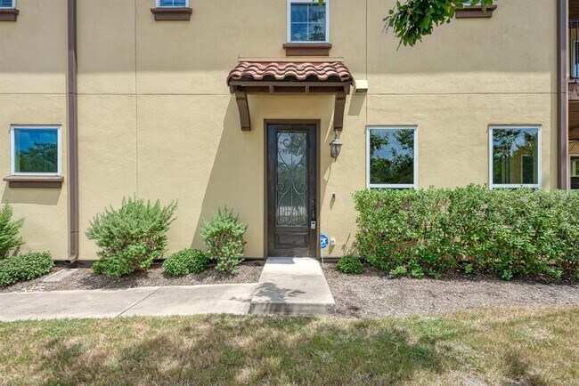 Building Photo - 12300 Terraza Cir