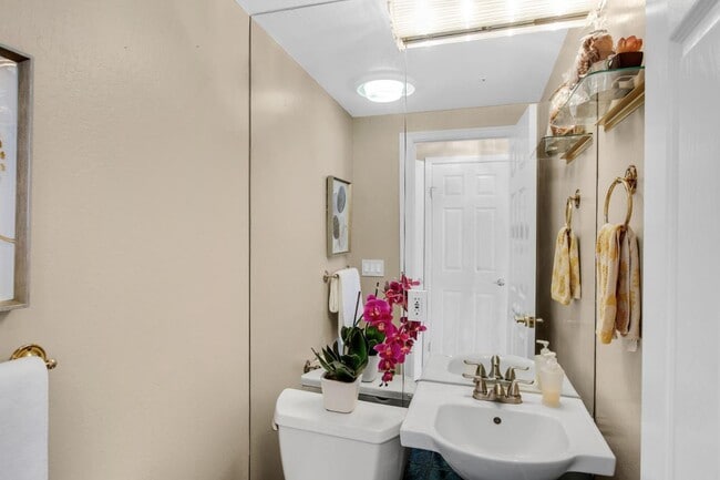 Building Photo - 639 Mercado Ct