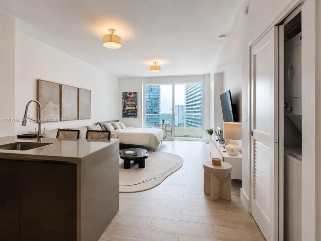 Building Photo - 1080 Brickell Ave