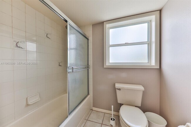 Building Photo - 407 SW 37th St