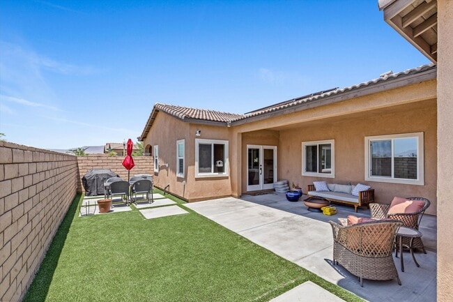 Building Photo - Elegant Corner-Lot Home in the Verano Comm...