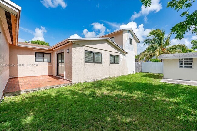 Building Photo - 29901 SW 147th Ave