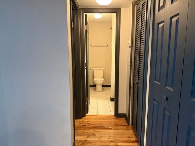 Building Photo - Renovated 1 Bedroom in South Nashville