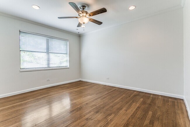 Building Photo - BOUTIQUE ALAMO HEIGHTS 1-BEDROOM APARTMENT