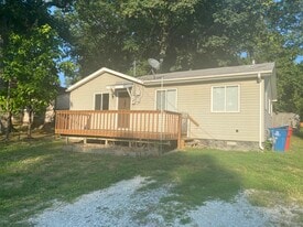 Building Photo - 12701 Maple St