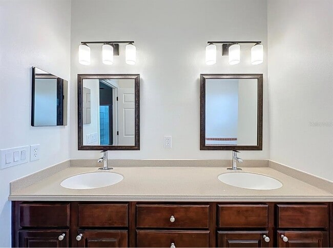 Building Photo - 10817 Masters Dr