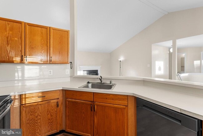 Building Photo - 731 Cedar Crest Dr