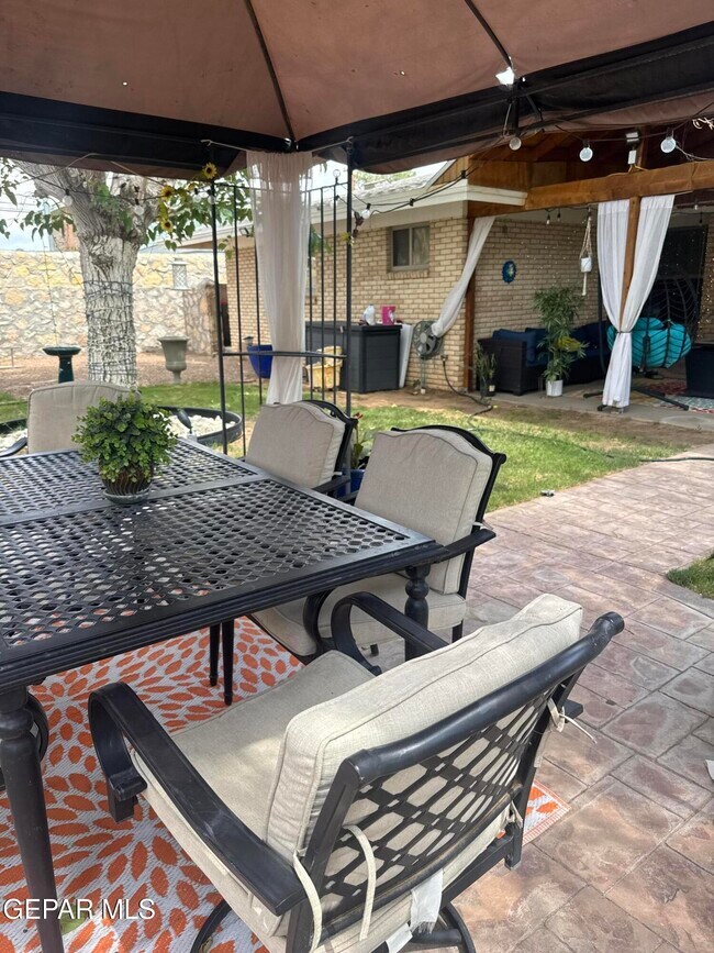 Building Photo - 8405 Whitus Dr