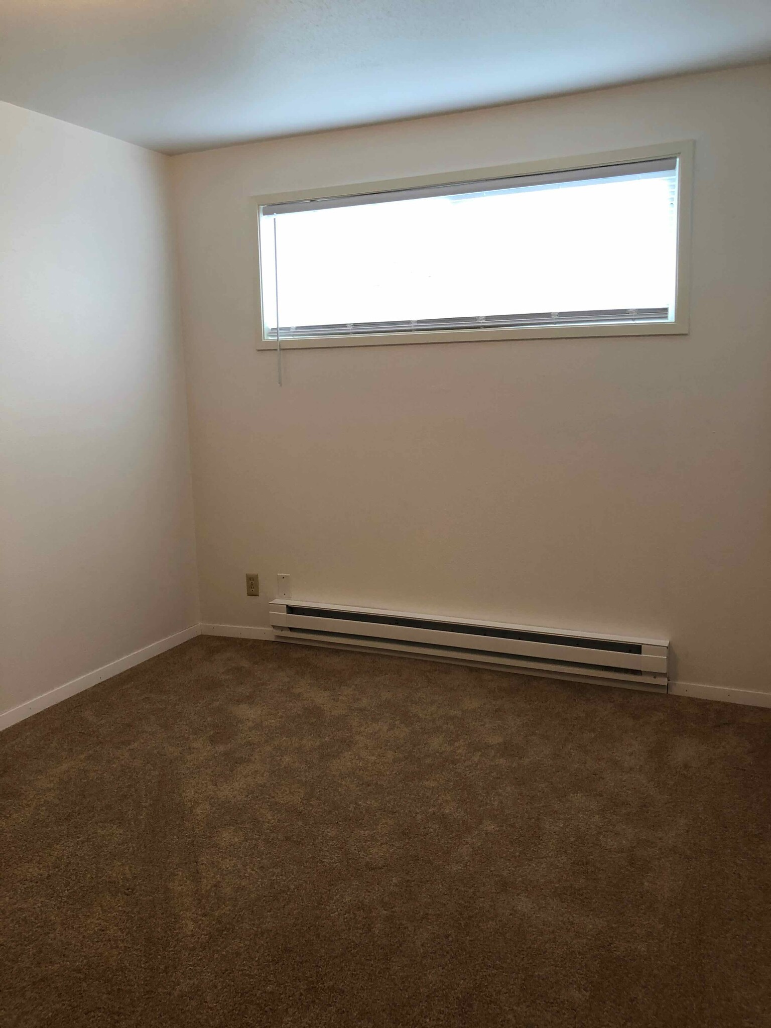 Bedroom - 8402 E McKinley Ave