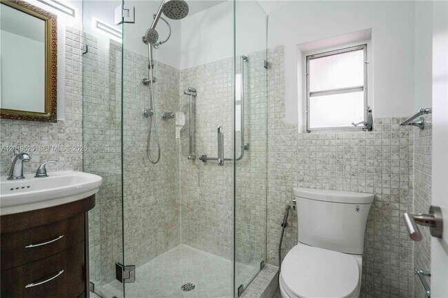 Building Photo - 475 S Shore Dr