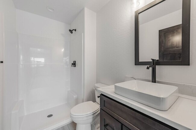 Building Photo - Brand New 3 bed 2.5 townhome