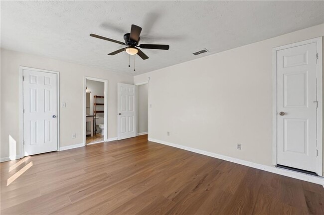 Building Photo - 2122 Fieldstone View Ct SE